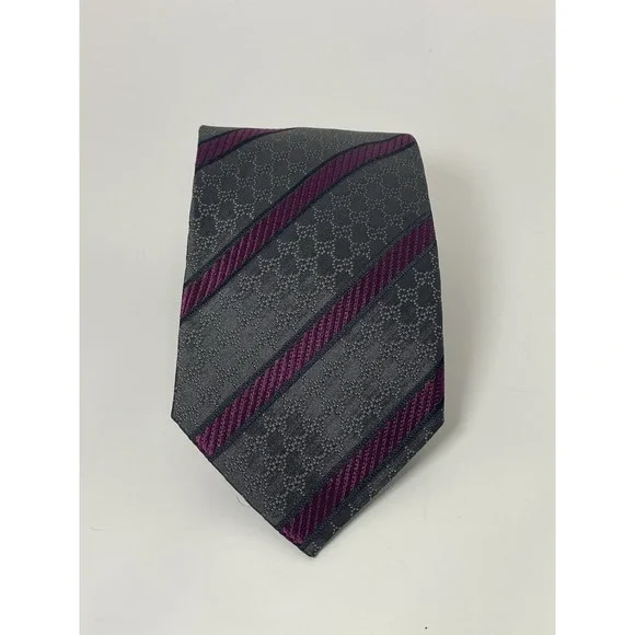 Gucci 100% Silk Tie Gray Purple GG Monogram Stripe Italy Crest Logo Designer - Picture 5 of 16